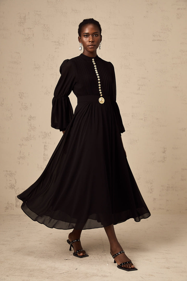 Levoire | Robe Midi Noire Plissée À Boutons Sur Le Devant