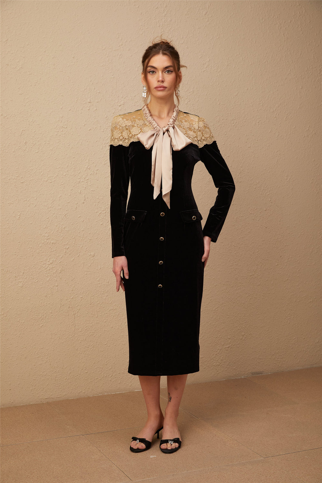 Levoire | Robe Midi Noire À Col Lié Panels