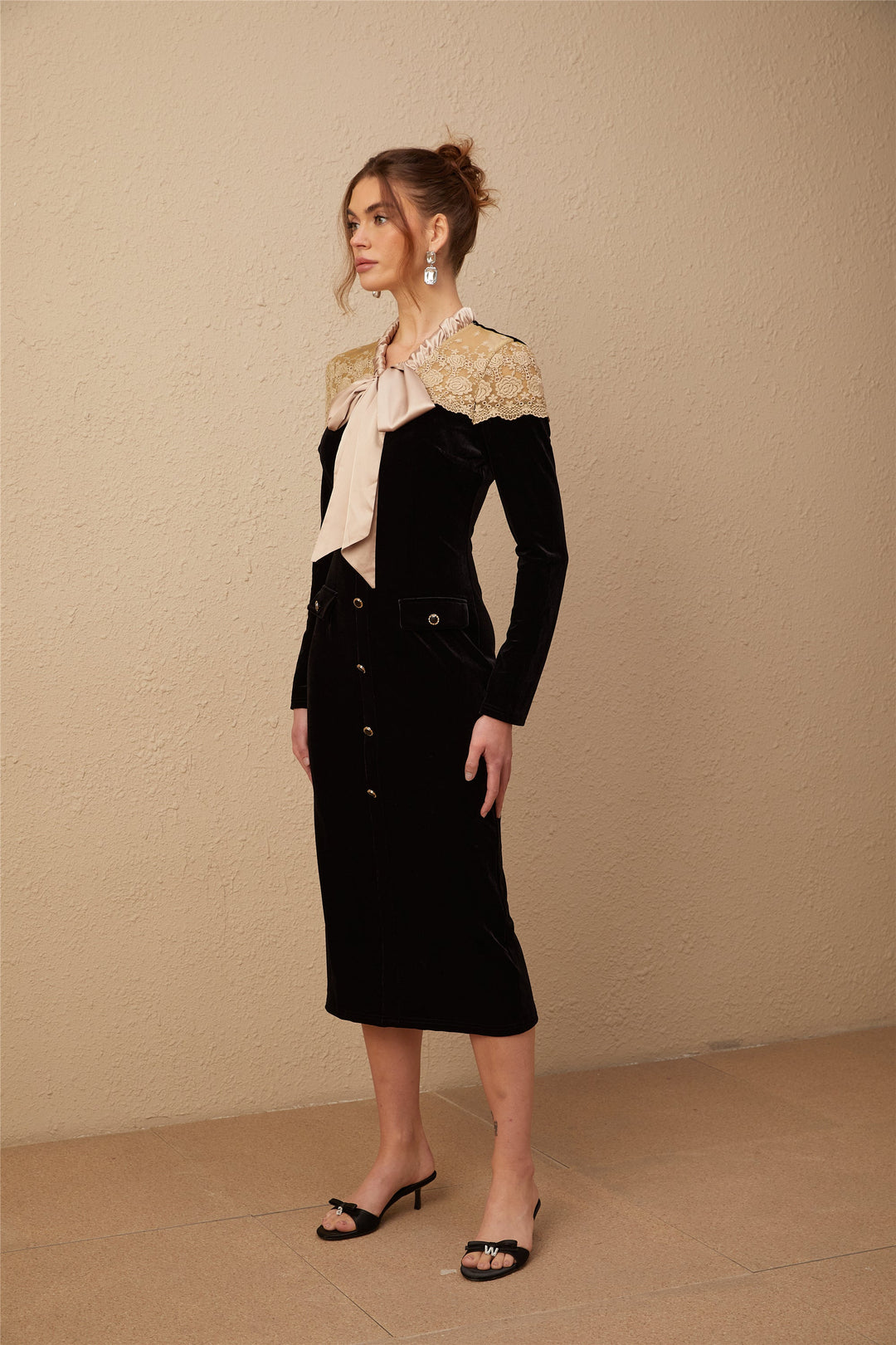 Levoire | Robe Midi Noire À Col Lié Panels