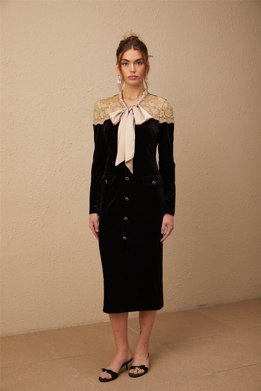 Levoire | Robe Midi Noire À Col Lié Panels