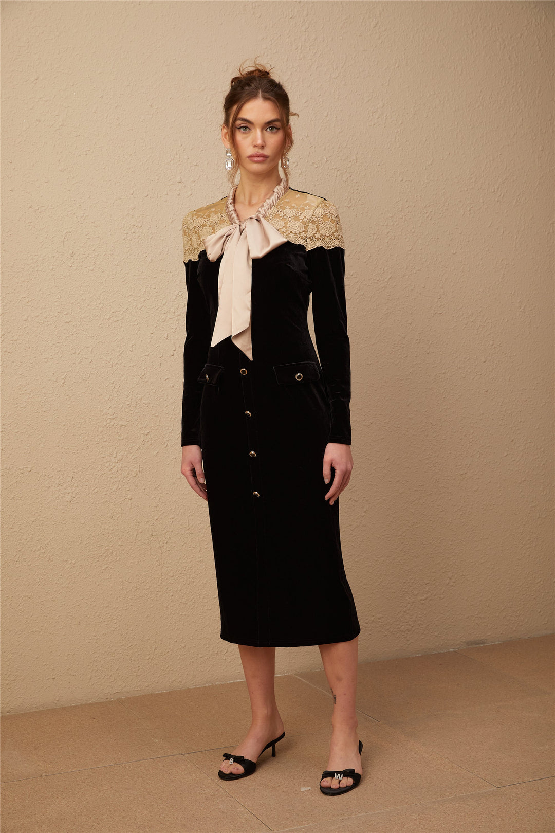 Levoire | Robe Midi Noire À Col Lié Panels