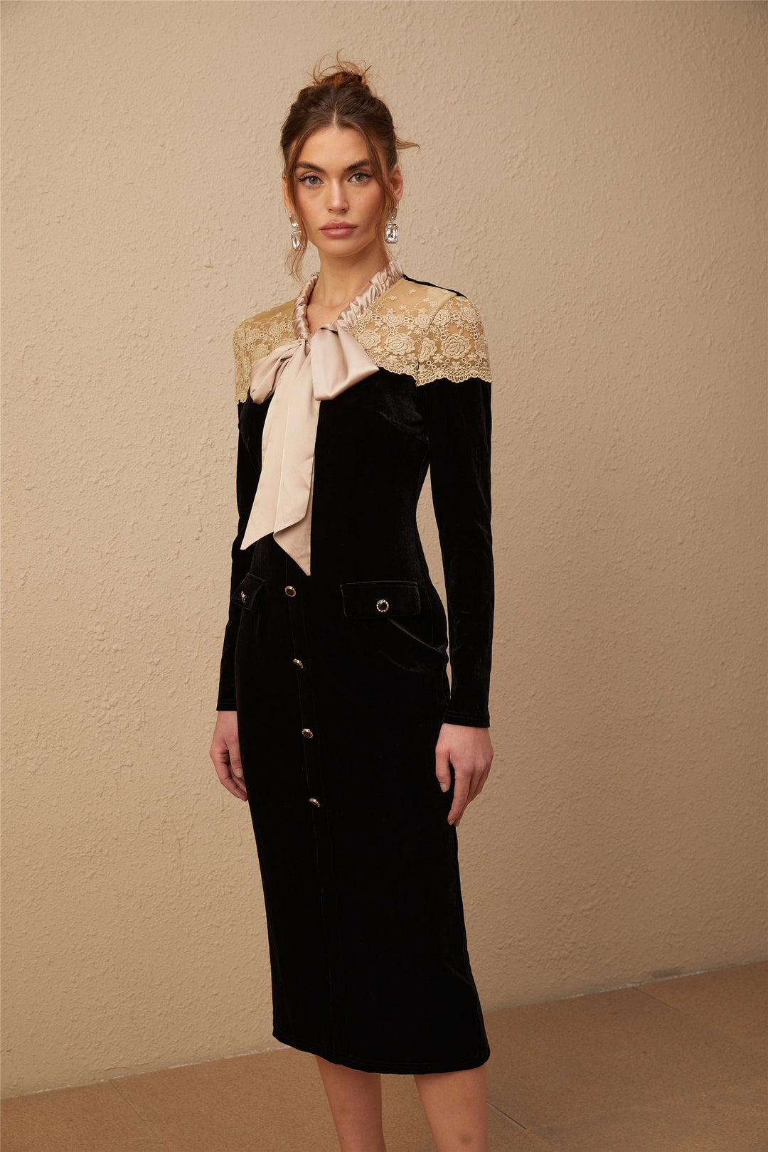 Levoire | Robe Midi Noire À Col Lié Panels
