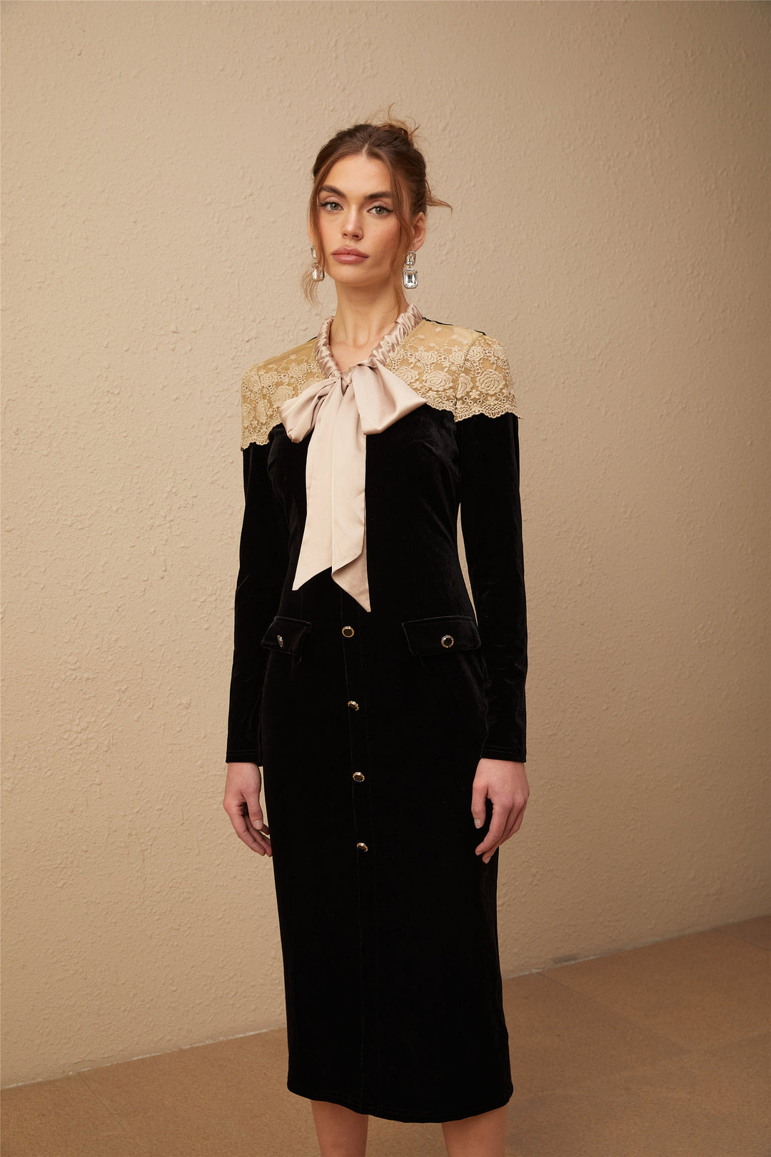 Levoire | Robe Midi Noire À Col Lié Panels