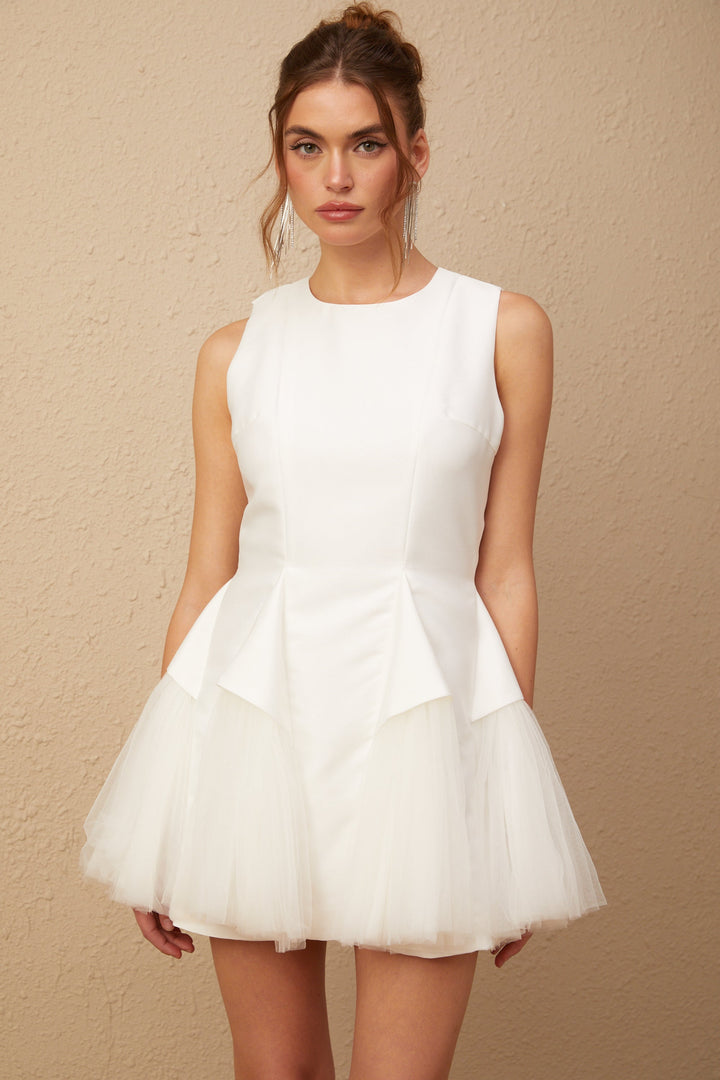 Levoire | Robe Mini En Tulle À Panneaux Bouffants Blancs