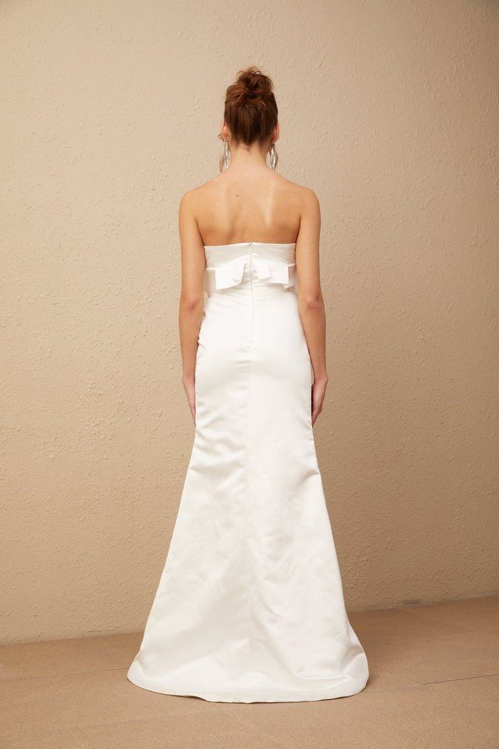 Levoire | Blanc Application De Fleurs Satin Maxi Robe