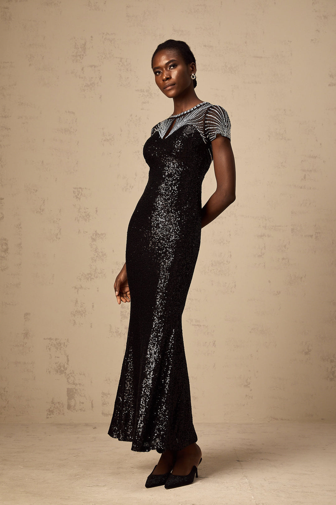 Levoire | Robe Maxi À Décolleté En Sequins Noirs