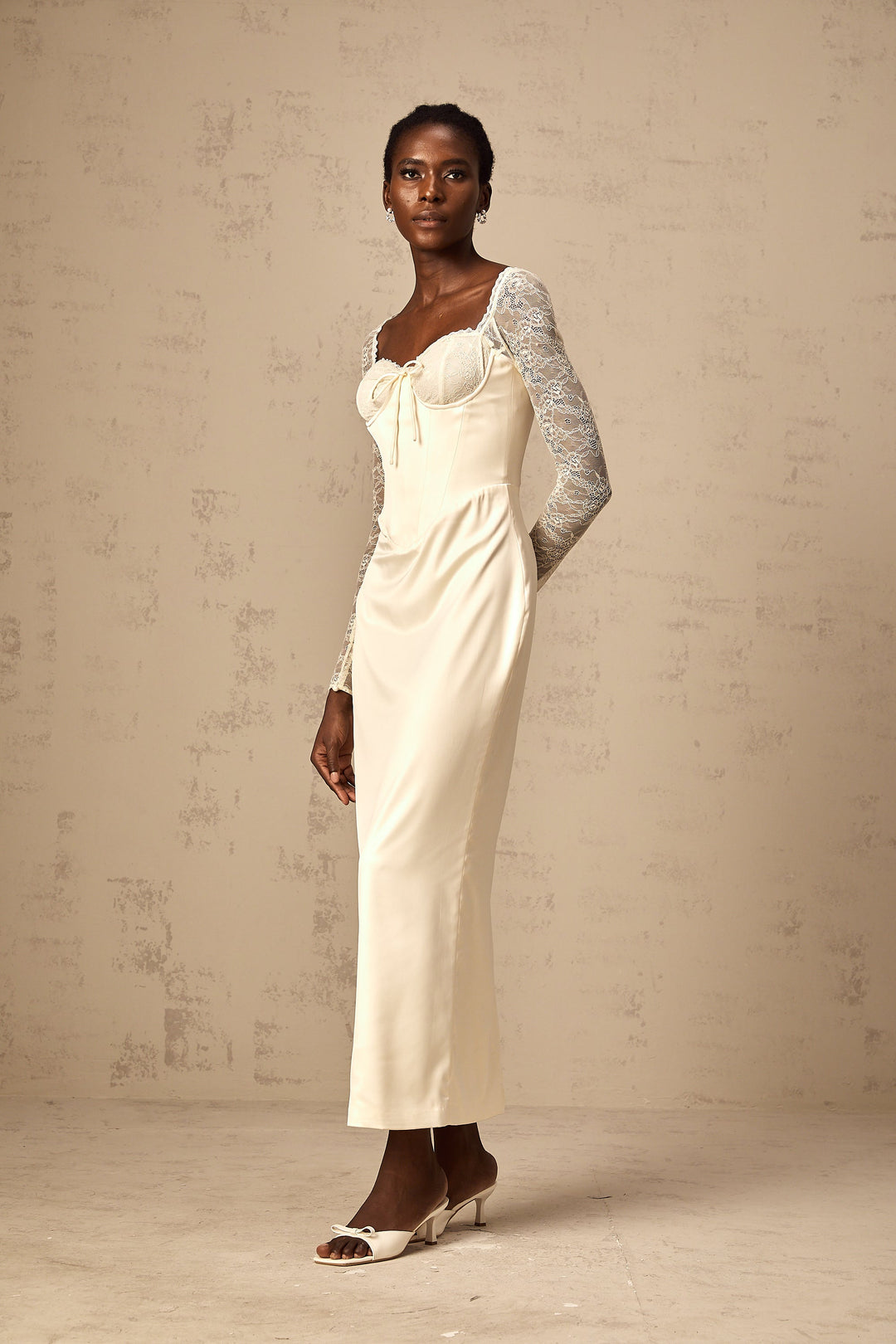 Levoire | Robe Midi En Satin Blanc Avec Panneaux En Dentelle