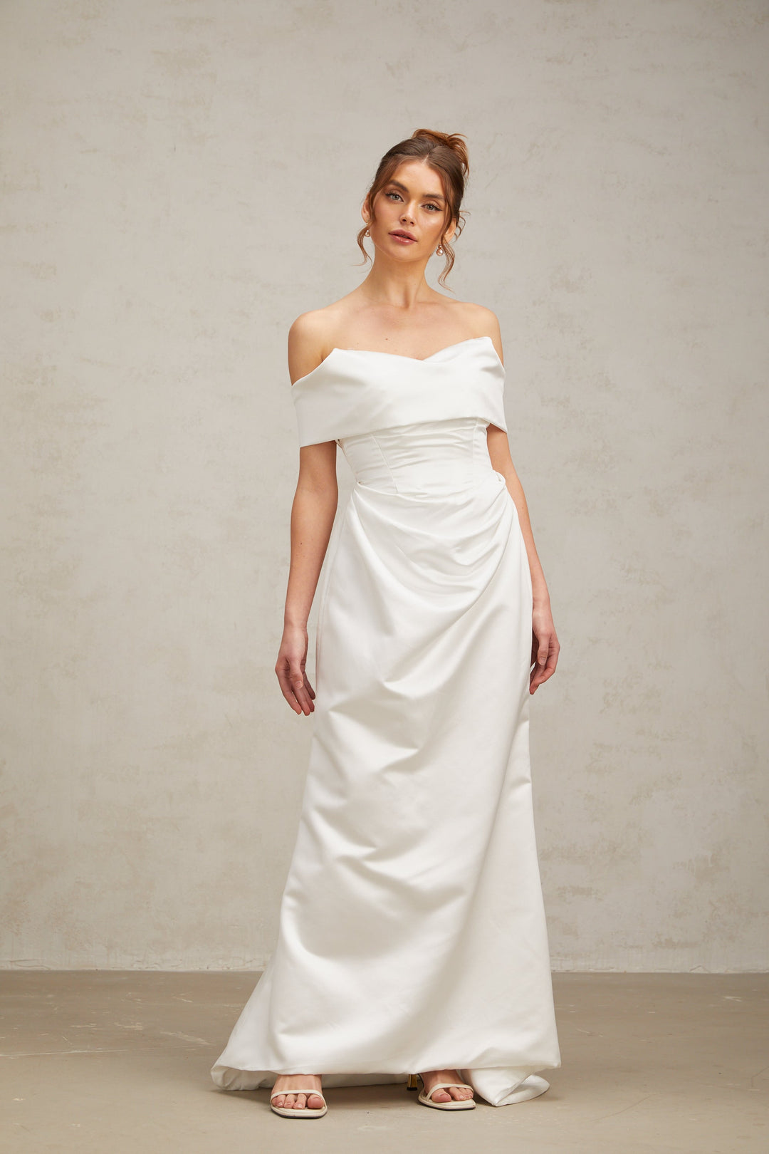 Levoire | Robe Maxi Satin Off-Shoulder Ruffles Blanche