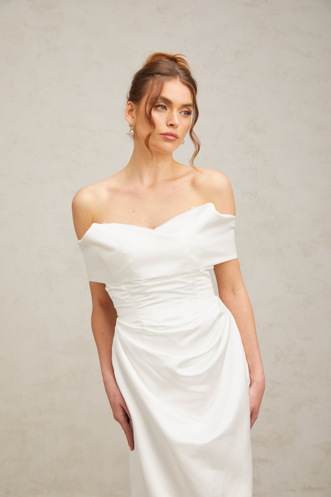 Levoire | Robe Maxi Satin Off-Shoulder Ruffles Blanche