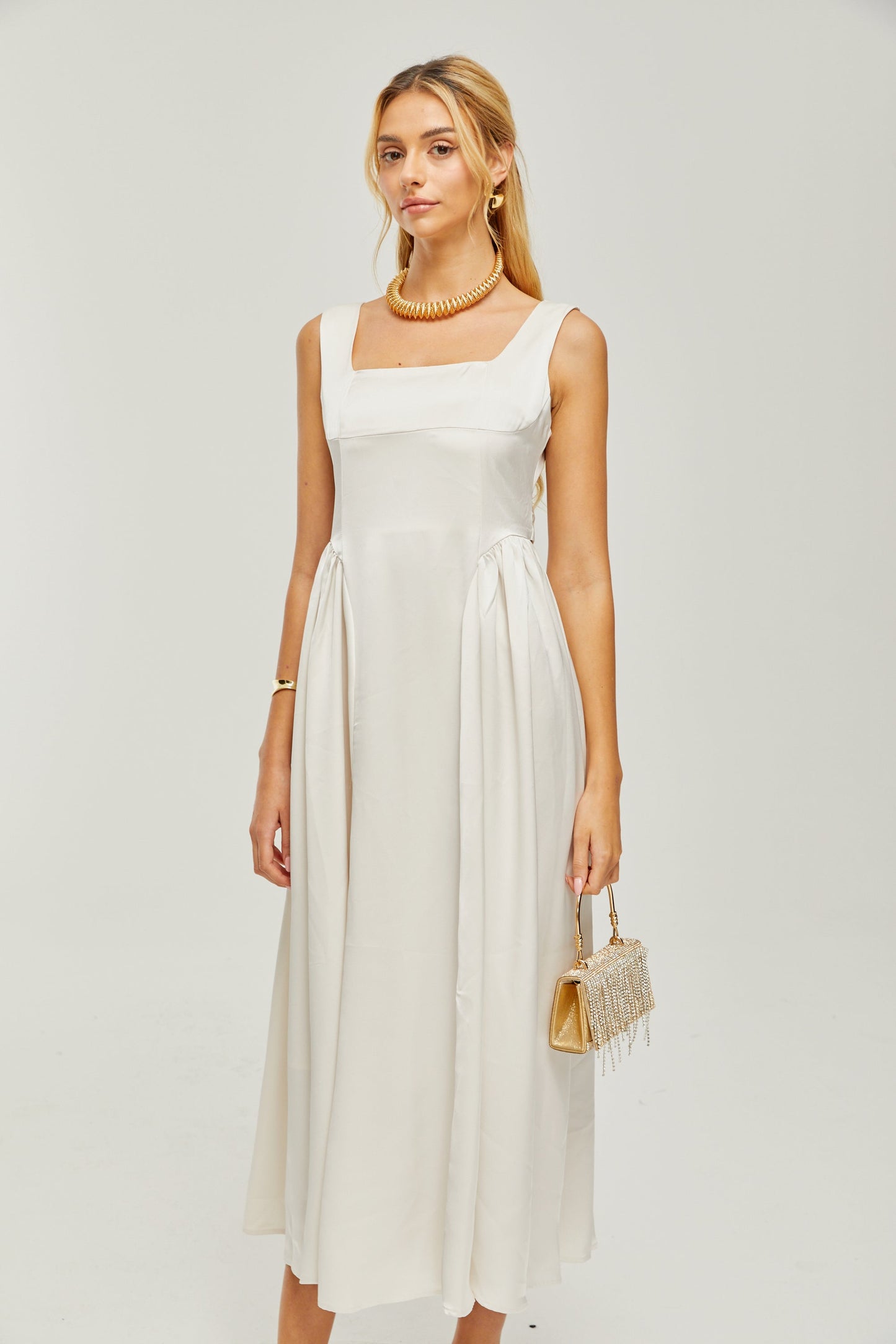 Levoire | Robe Midi Plissée À Col Rectangulaire