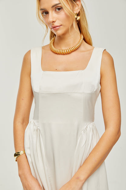 Levoire | Robe Midi Plissée À Col Rectangulaire