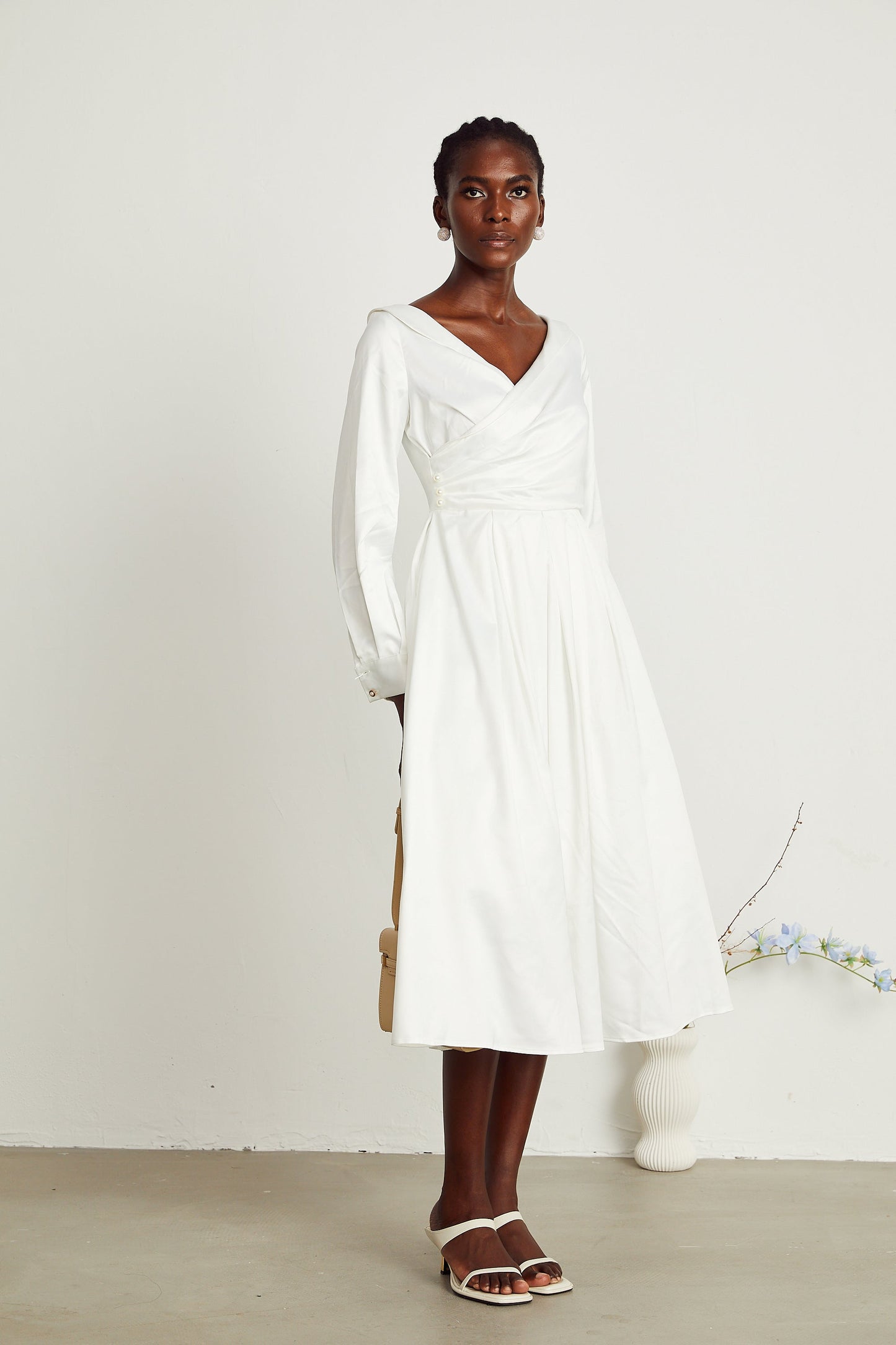 Levoire | Robe Midi Plissée Blanche À Col En V