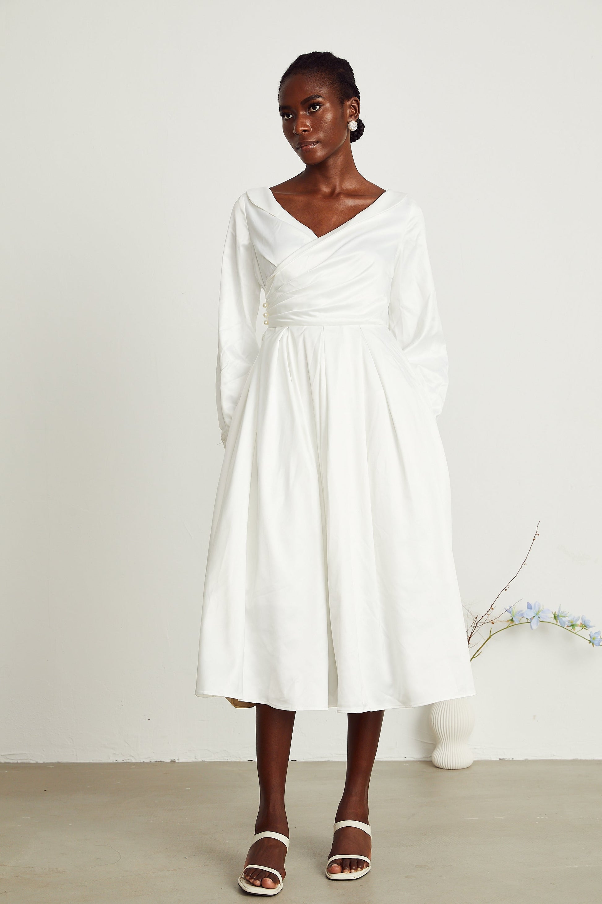 Levoire | Robe Midi Plissée Blanche À Col En V
