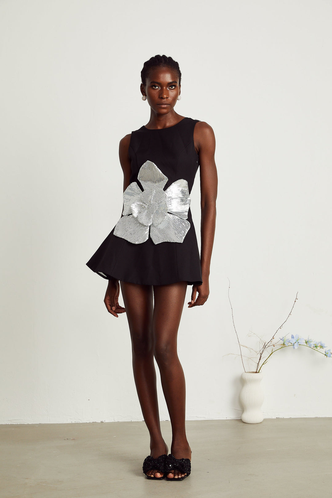 Levoire | Noir Application Florale Robe Mini Sans Manches