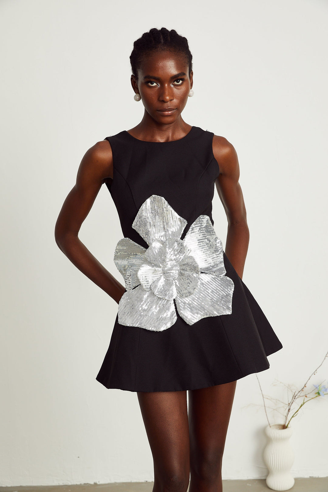 Levoire | Noir Application Florale Robe Mini Sans Manches