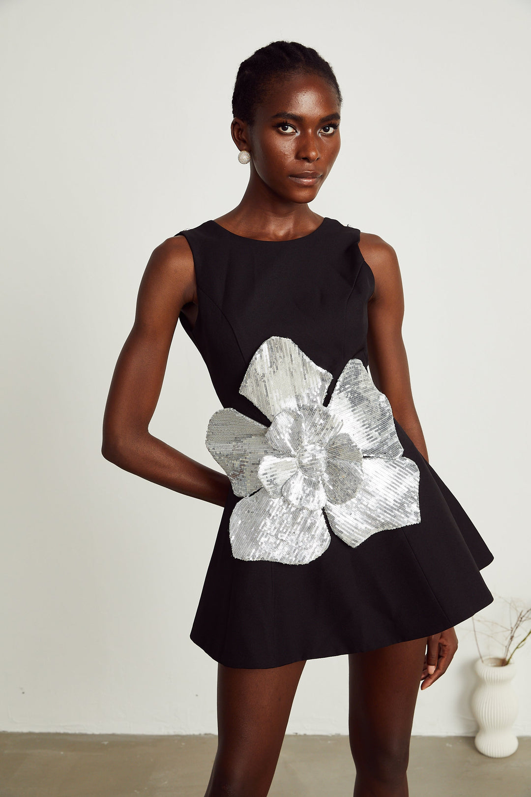 Levoire | Noir Application Florale Robe Mini Sans Manches