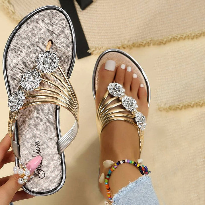 Levoire | Sandales Luxueuses Avec Un Ornement Floral Saisissant Pour Femmes