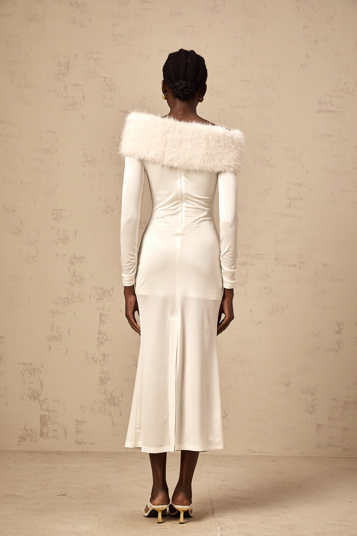 Levoire | Robe Midi À Épaules Dénudées En Fausse Fourrure Blanche
