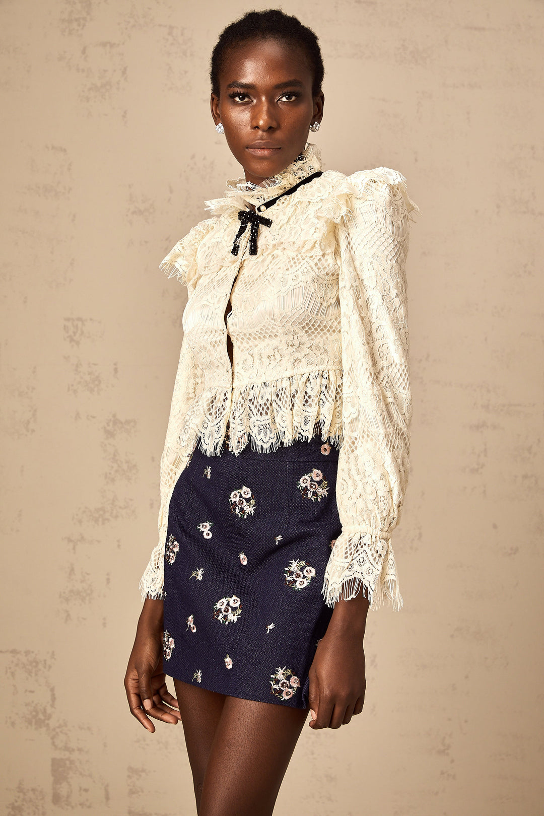 Levoire | Off White Nœud Motif Fleuri Blouse
