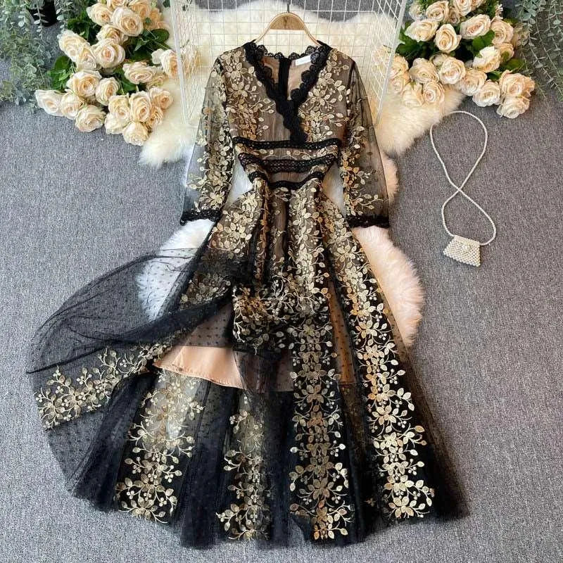 Levoire | Robe pour femmes avec des fleurs