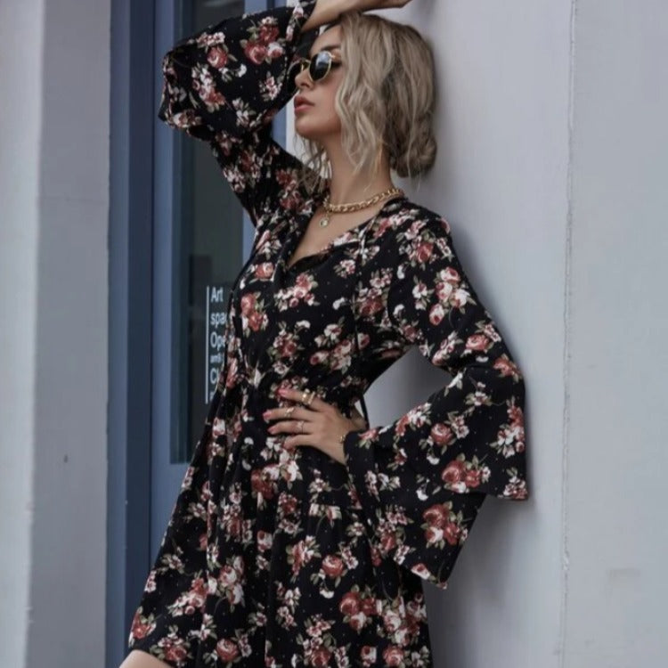 Robe midi femme avec des manches évasées larges et des motifs floraux Levoire