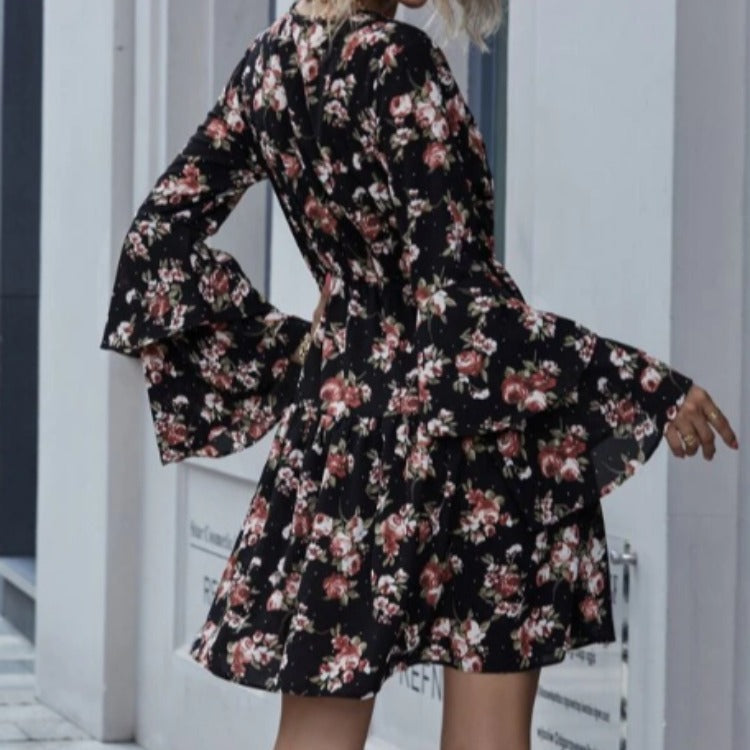 Robe midi femme avec des manches évasées larges et des motifs floraux Levoire
