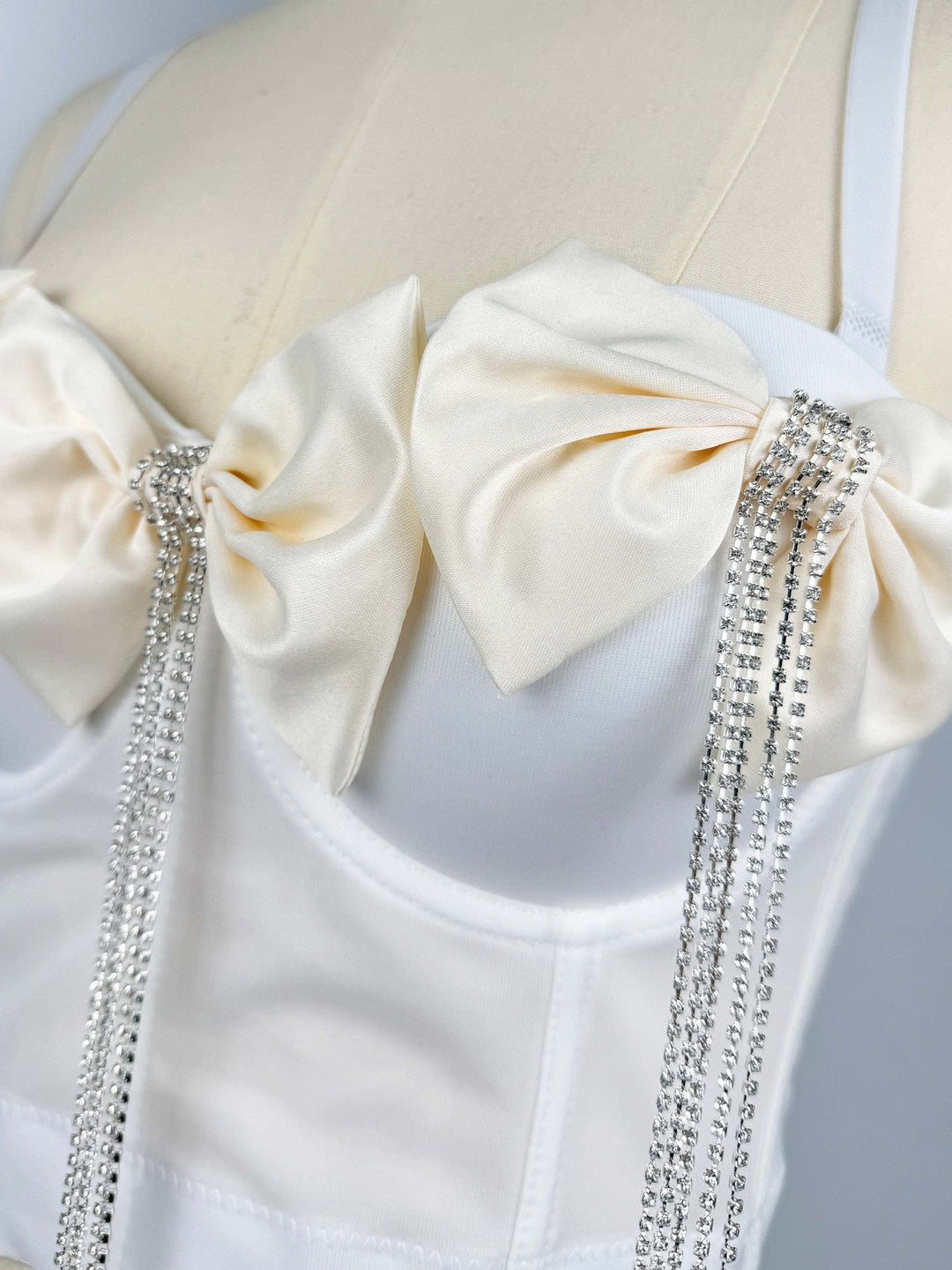 Levoire | Corset élégant avec des rubans doubles et des strass