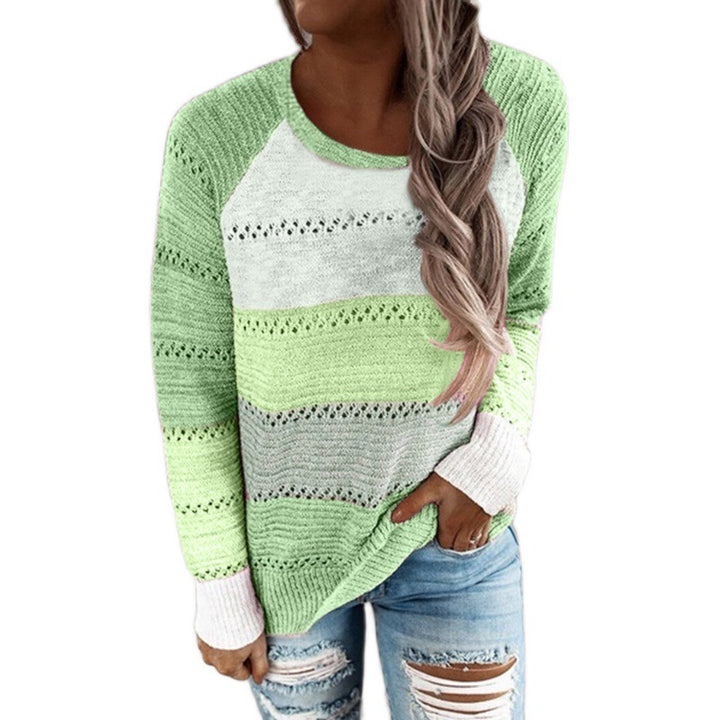 Sweater en tricot pour femmes avec des rayures modernes et de jolis motifs en dentelle Levoire