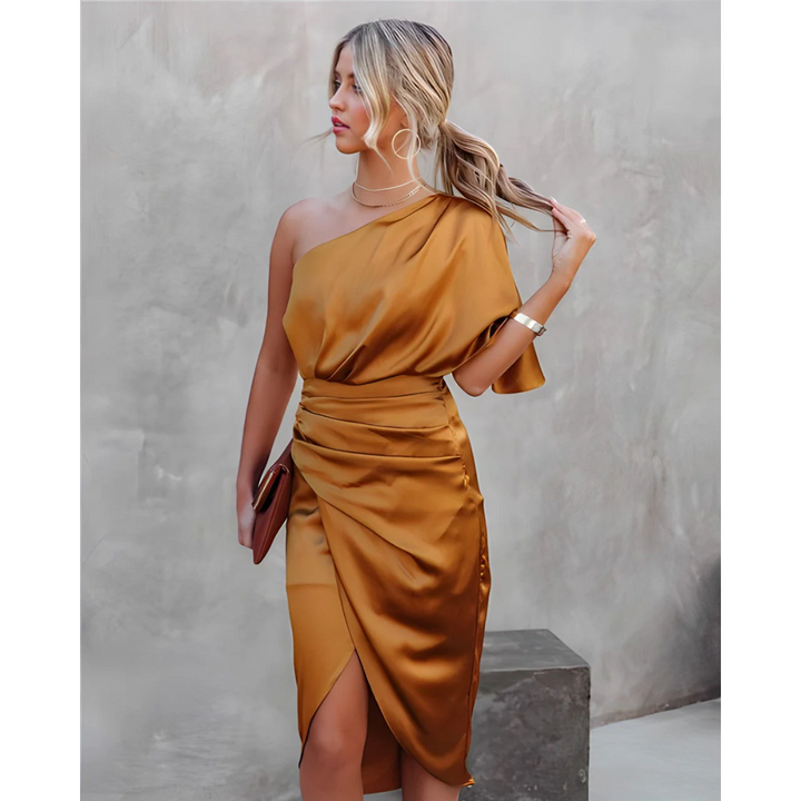 Levoire | Robe mini asymétrique pour les invitées de mariage pour femmes Orange