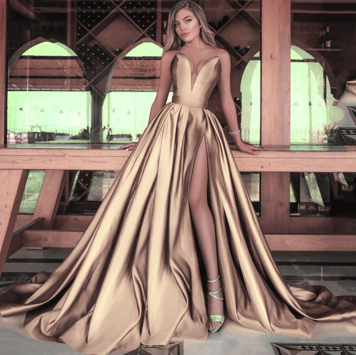 Levoire | Élégante Robe de Mariée Longue Fendue Or