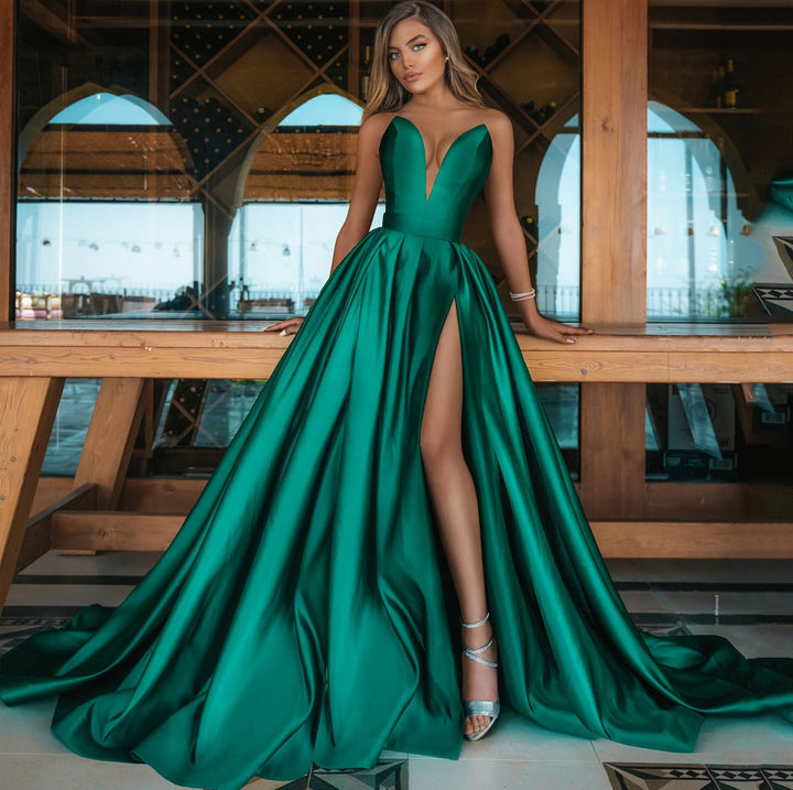 Levoire | Élégante Robe de Mariée Longue Fendue Vert