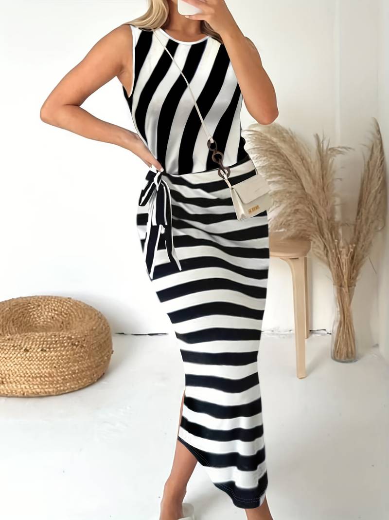 Levoire | Robe Élégante Avec Col Rond Et Motif Rayé