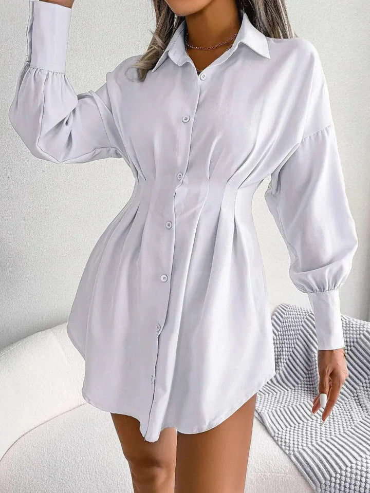 Levoire | Robe asymétrique, ajustée au corps avec des manches courtes