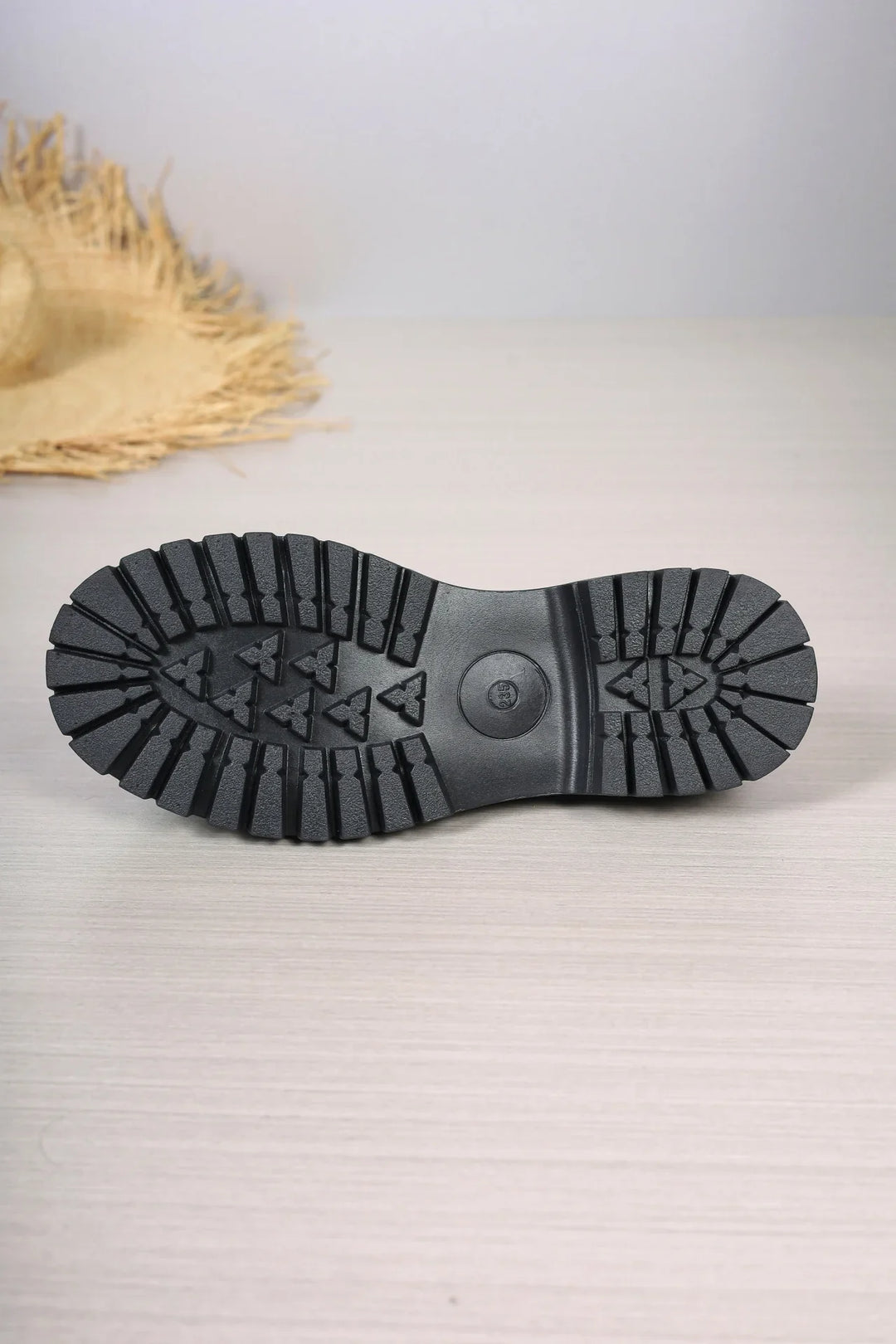 Levoire | Bottes noires en daim avec plateforme
