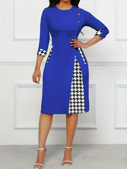 Levoire | Robe Élégante Avec Col Rond Et Décoration De Boutons