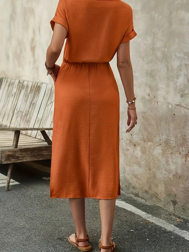Levoire | Élégante Robe Cintrée Avec Col Rond