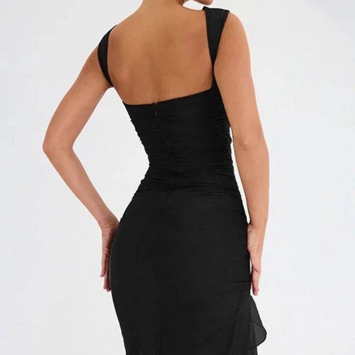 Levoire | Robe De Soirée Noire Avec Des Volants Ludiques