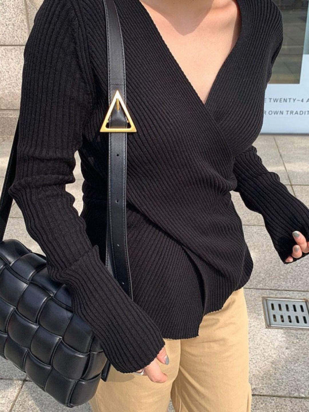 Levoire | Col Coton Croisé Pull Noir Taille libre