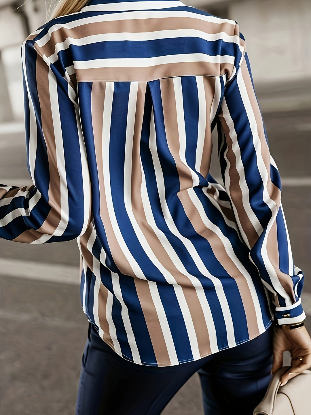 Levoire | Chemise À Boutons Rayée Avec Col Réversible