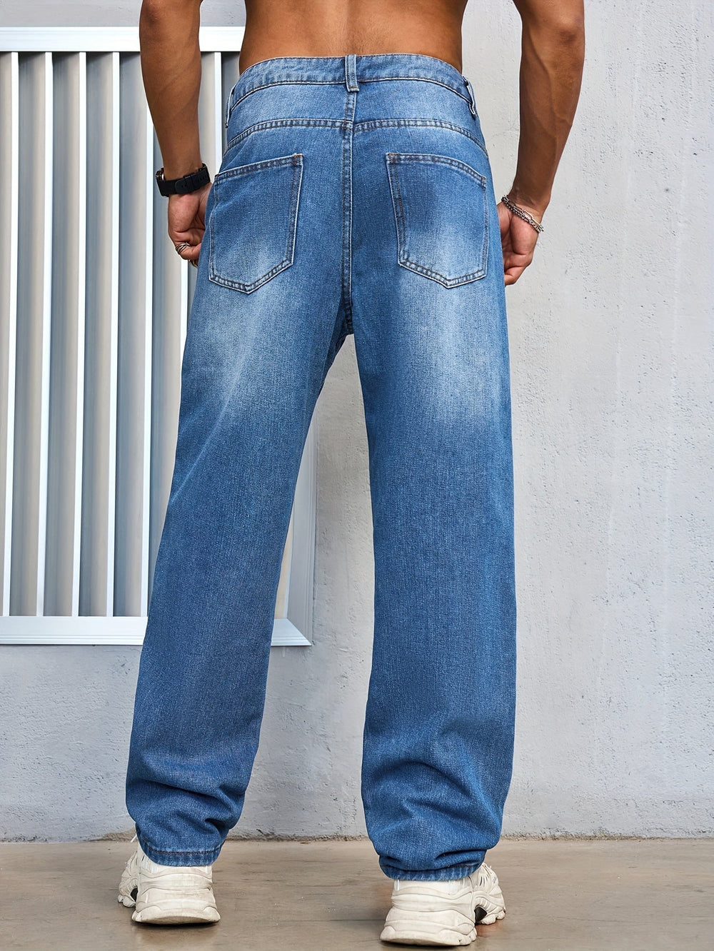 Levoire | Rennot Jeans Avec Une Coupe Décontractée Et Un Style Usé