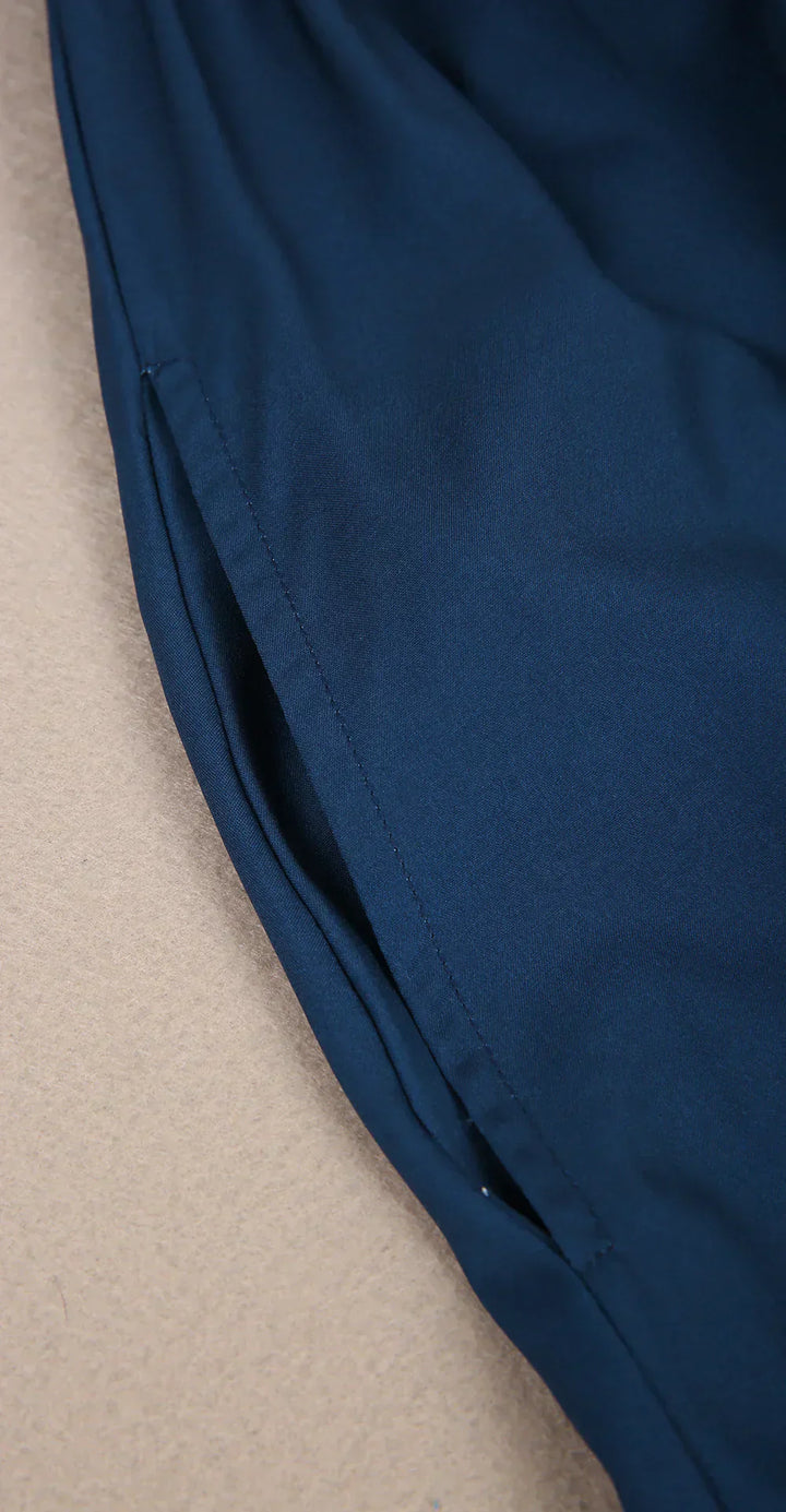Levoire | robe d'été bleu cobalt plissée à col en V et épaules froides