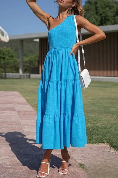 Levoire | Robe midi asymétrique à épaules dénudées et poches Bleu