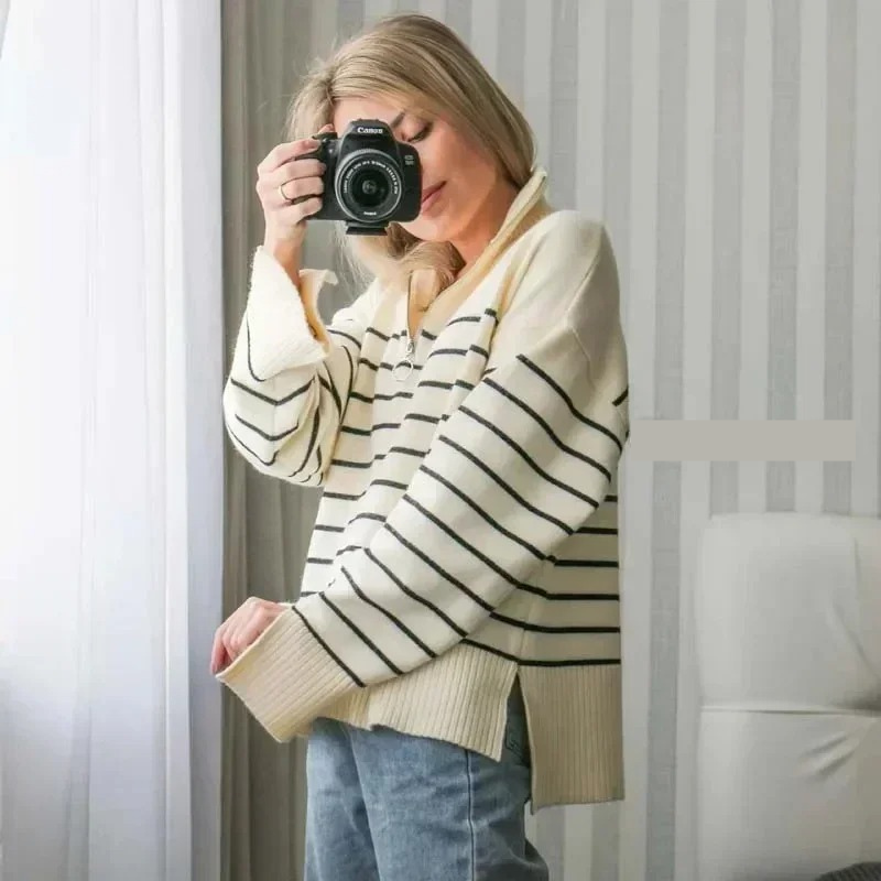 Levoire | Sweat à zip pour femmes, manches côtelées, design rayé Blanc-Noir