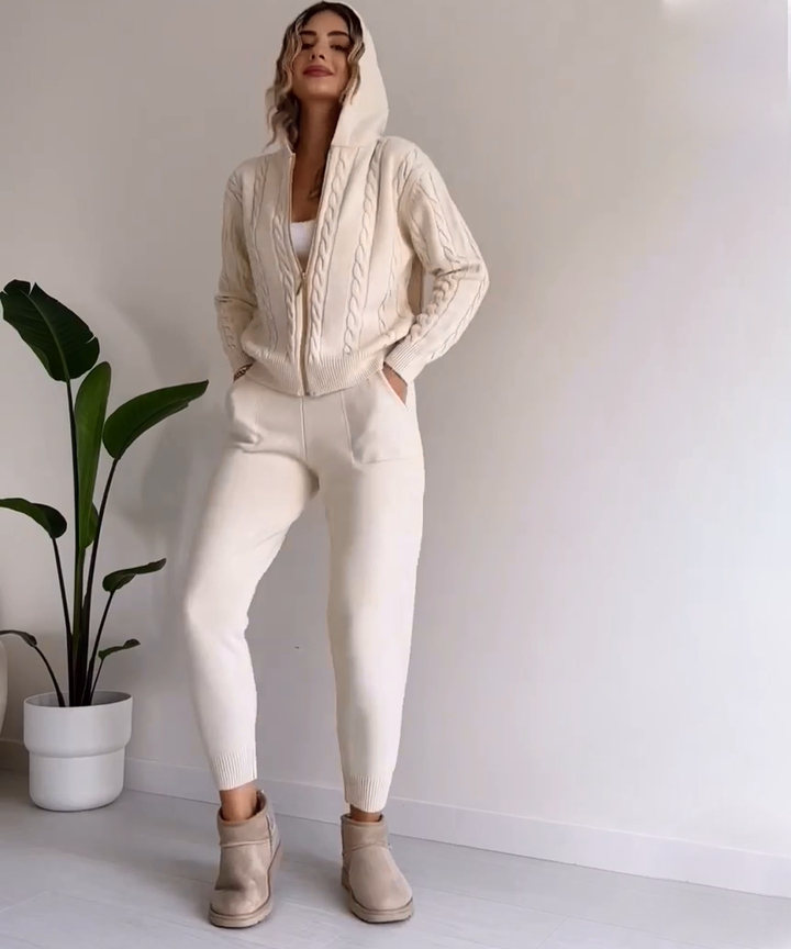 Levoire | Femmes Ensemble Pull Torsadé Et Gilet Dans Un Style Moderne