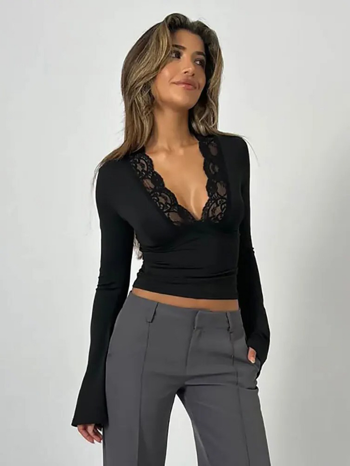 Levoire | Haut élégant en dentelle pour femmes T-shirt en dentelle avec des manches évasées Noir