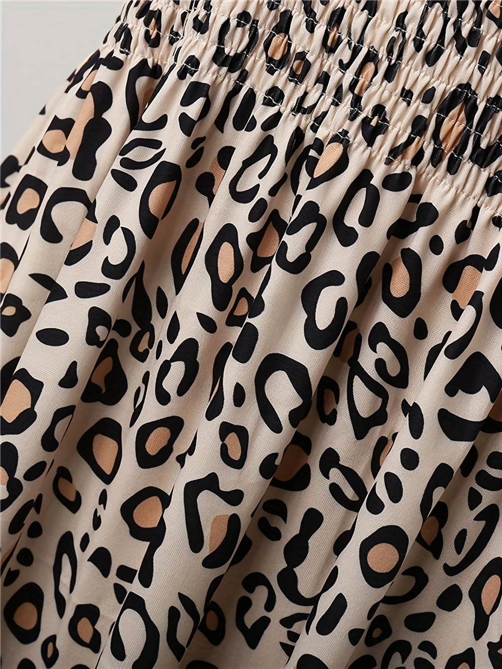 Levoire | Robe Mini d'été tendance pour femmes avec imprimé animal, look audacieux pour les femmes