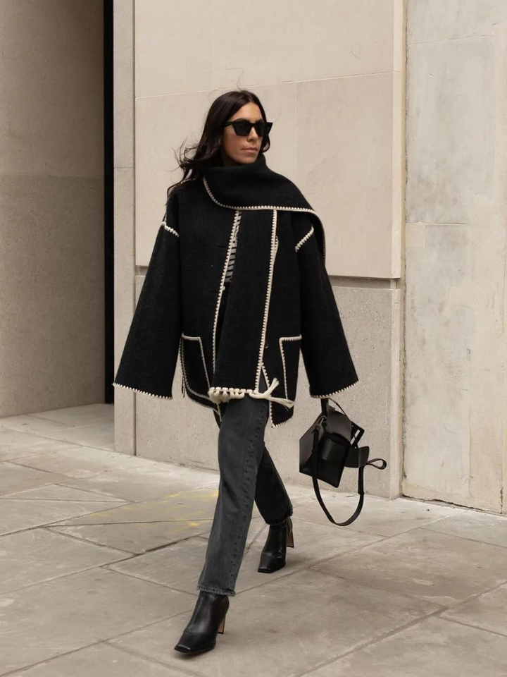 Levoire | Élégante Veste D'Entrée À Manches Longues Avec Écharpe Noir et Beige
