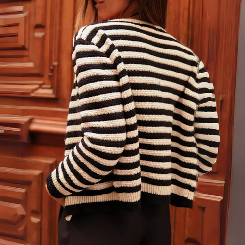 Levoire | Pull Féminin Rayé Élégant