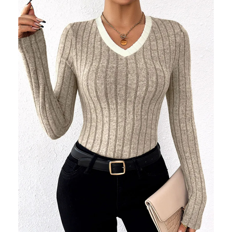 Levoire | Pull-over en cable pour femmes Slim Fit Col V Kaki