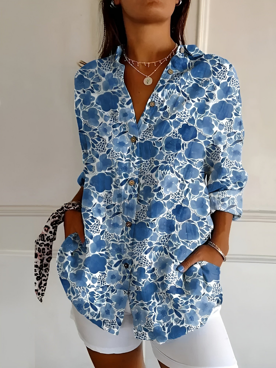 Levoire | Blouse pour femmes Blouse élégante et légère avec des boutons pour femmes Bleu foncé